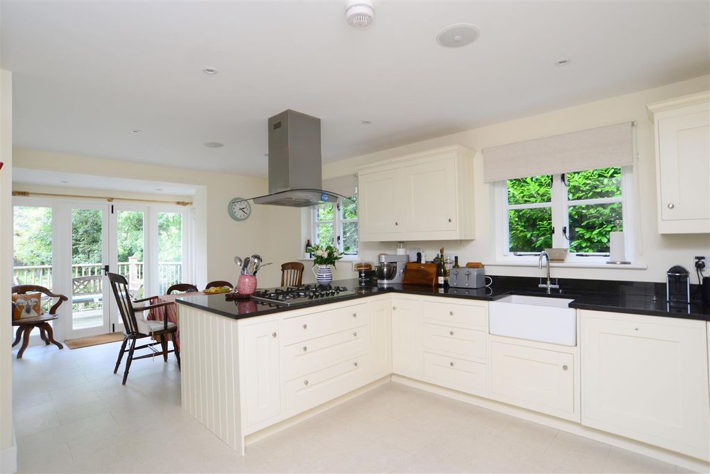 Property photo 3 of 24 North Lane (8).Jpg