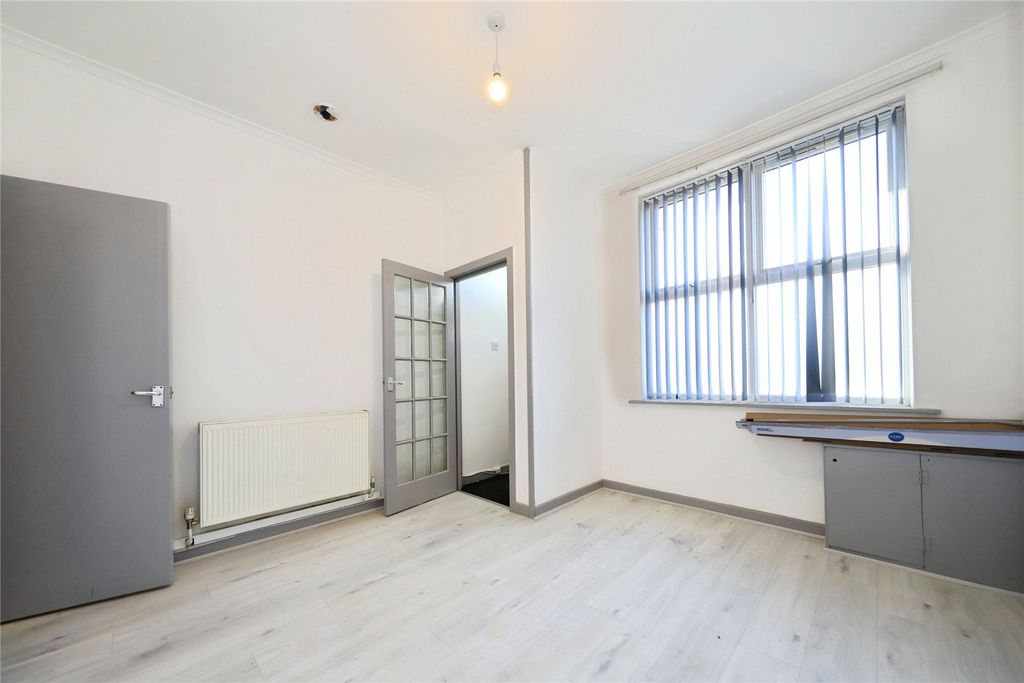 Property photo 2 of 21 Picture No. 26