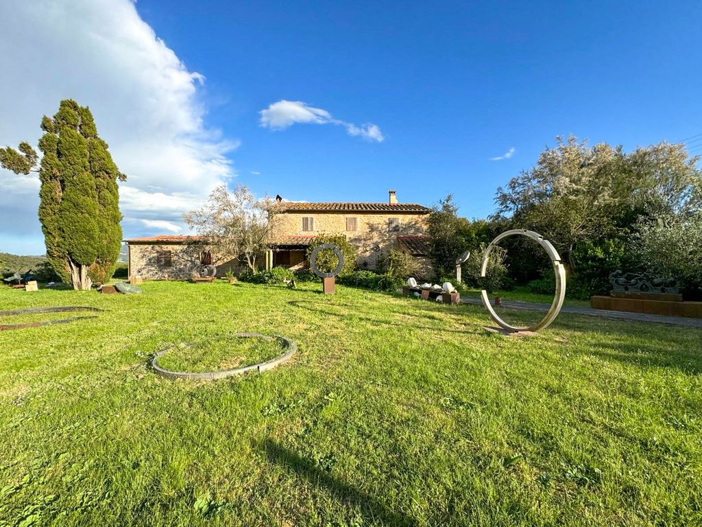 Property photo 2 of 61
