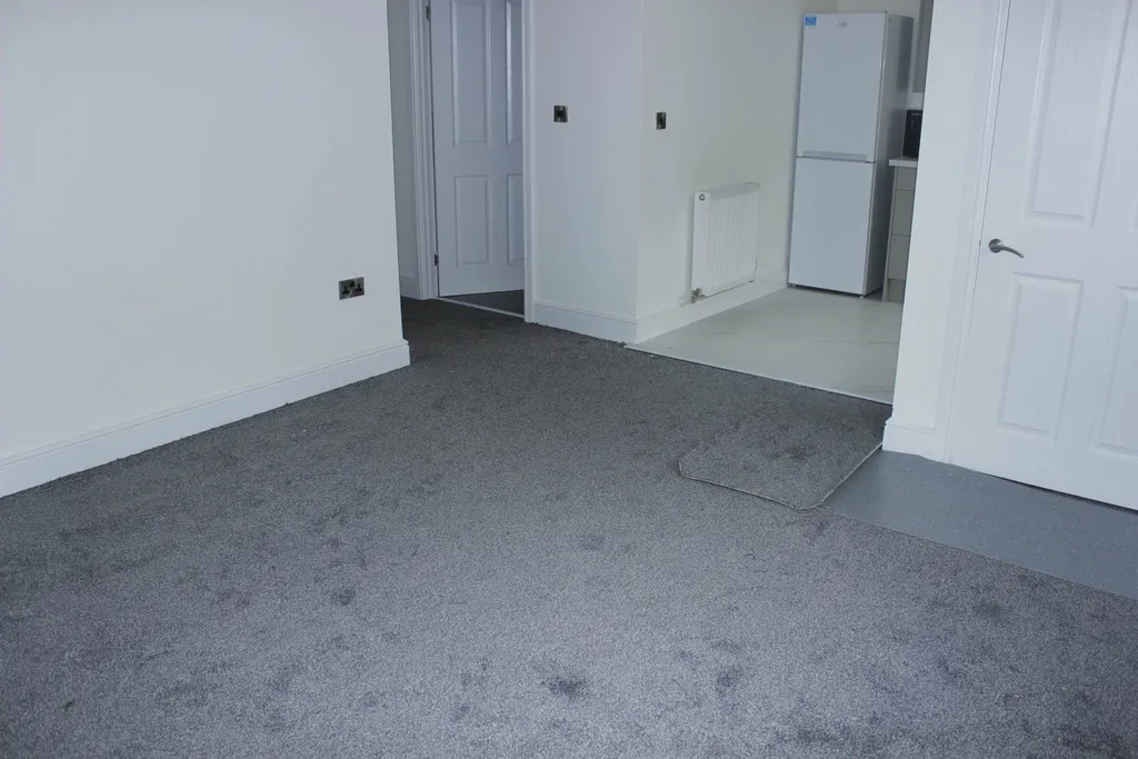 Apartment in Leicester, Latimer - View 3