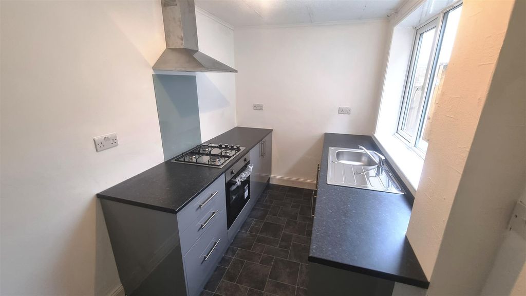 Property photo 3 of 13 Image008.Jpg