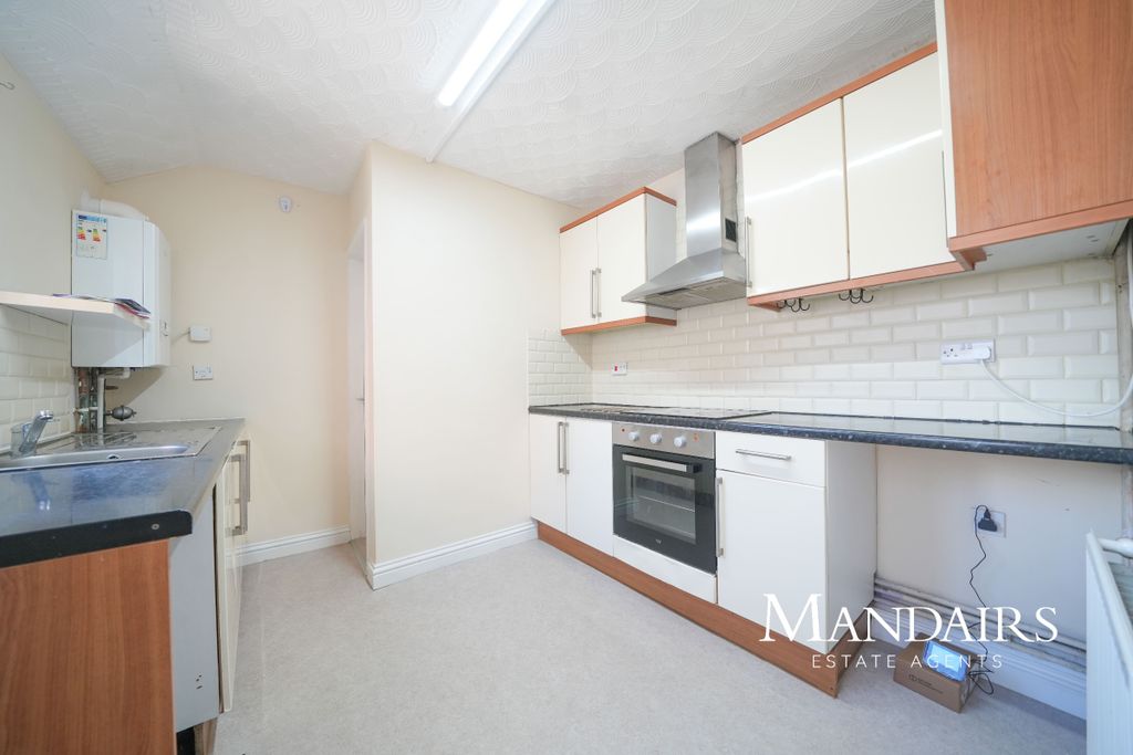 Property photo 2 of 24