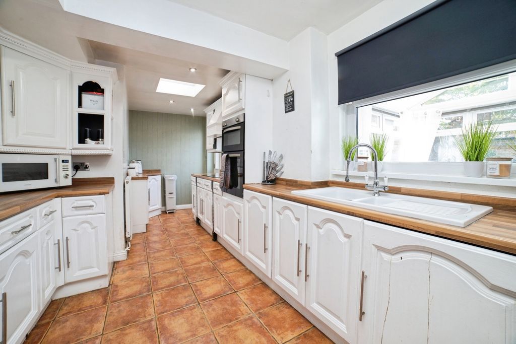 Property photo 3 of 28 Pbox-Img.Jpg