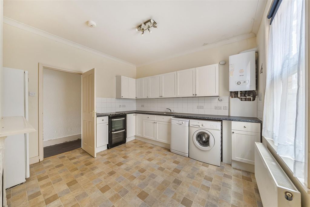 Property photo 3 of 13 1401600-12-6970c0c7Be5E4.Jpg