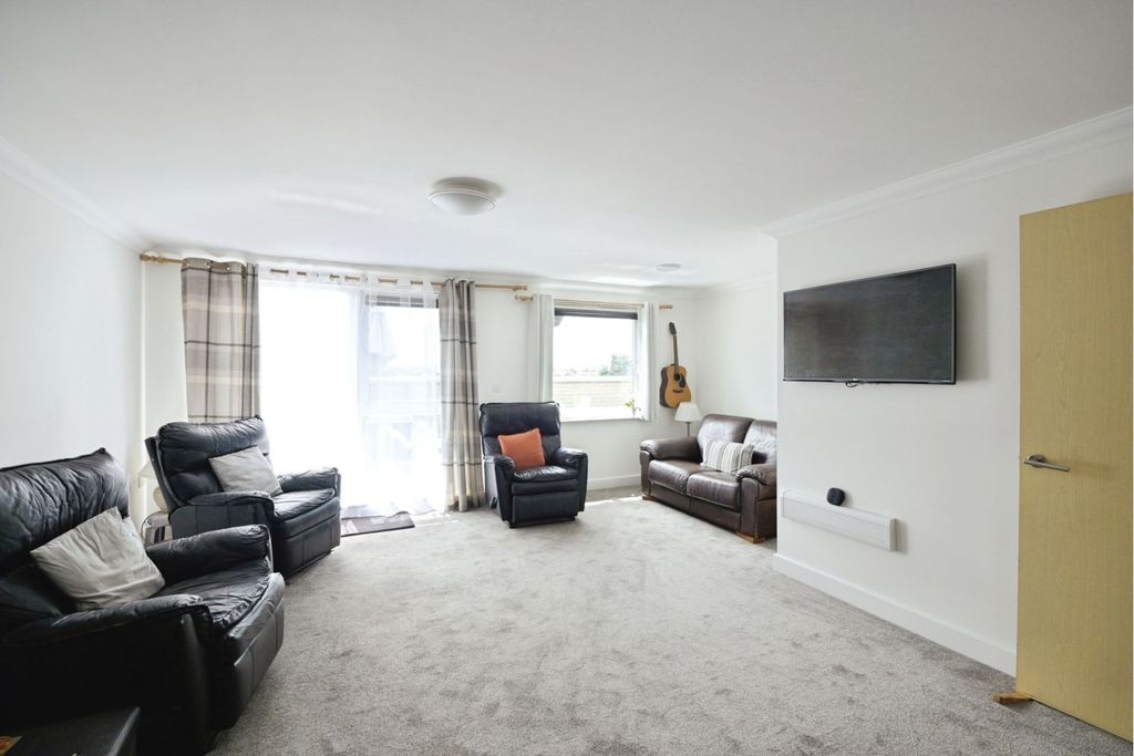 Property photo 1 of 20 Open Plan Living