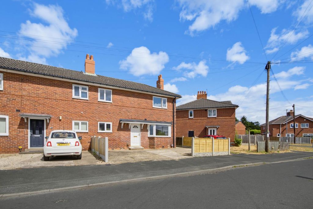 Property photo 2 of 33