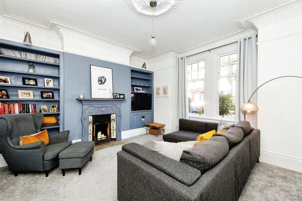 Property photo 2 of 14 Photography