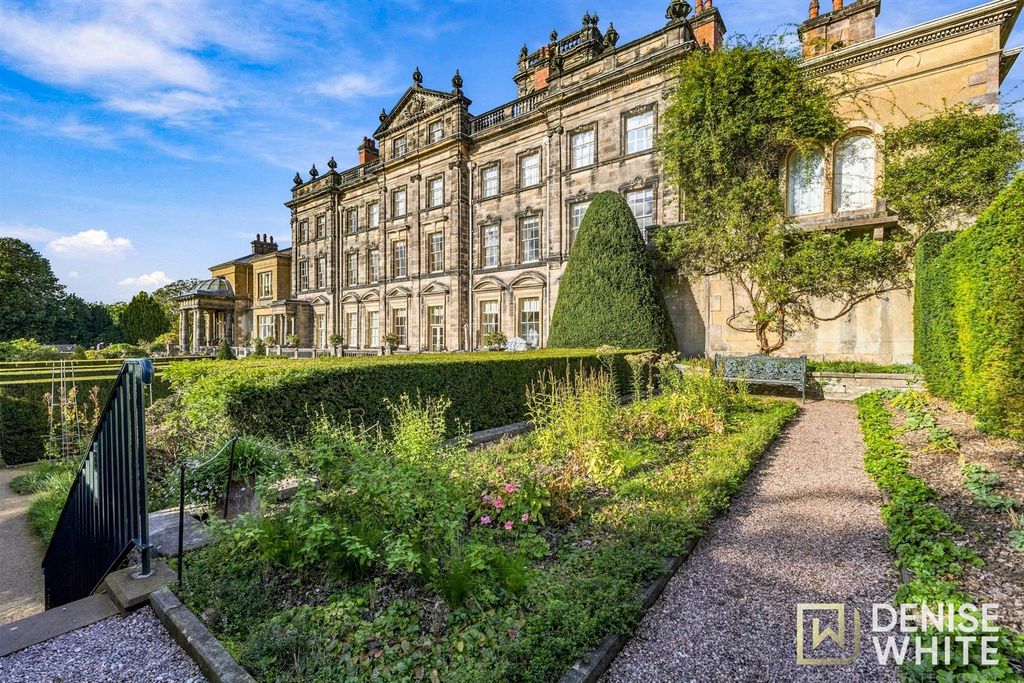 Property photo 1 of 47 Biddulph Grange Front Aspect