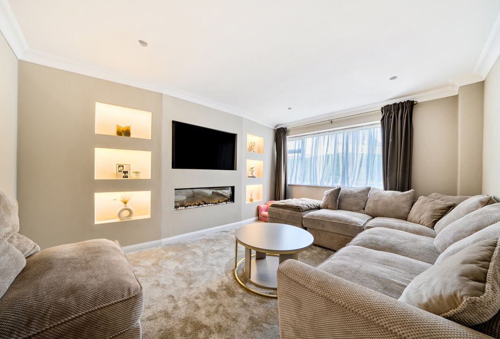 Property photo 2 of 25 1370184-17-68F277...