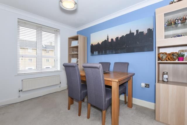 Property photo 3 of 8 Dining Area