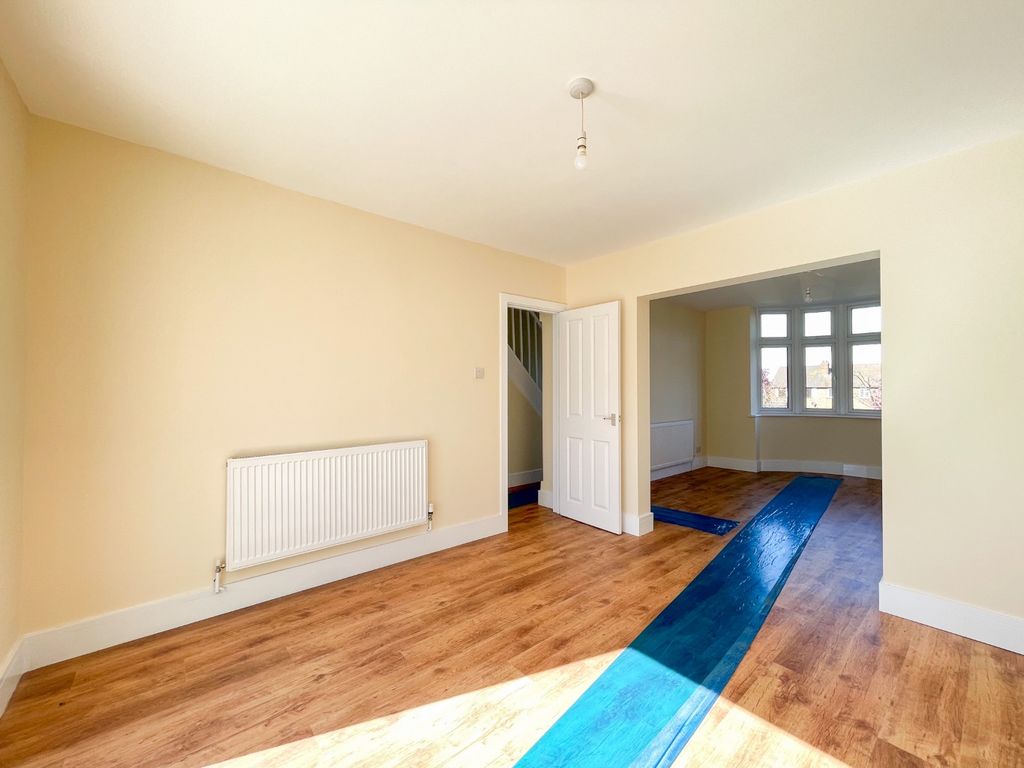 Property photo 2 of 18 4040583