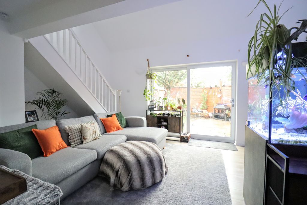 Property photo 3 of 14 Lounge/Diner