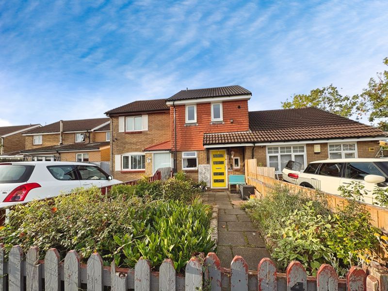 Property photo 1 of 9 Photo 4