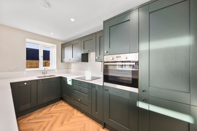 Property photo 3 of 32 Kitchen