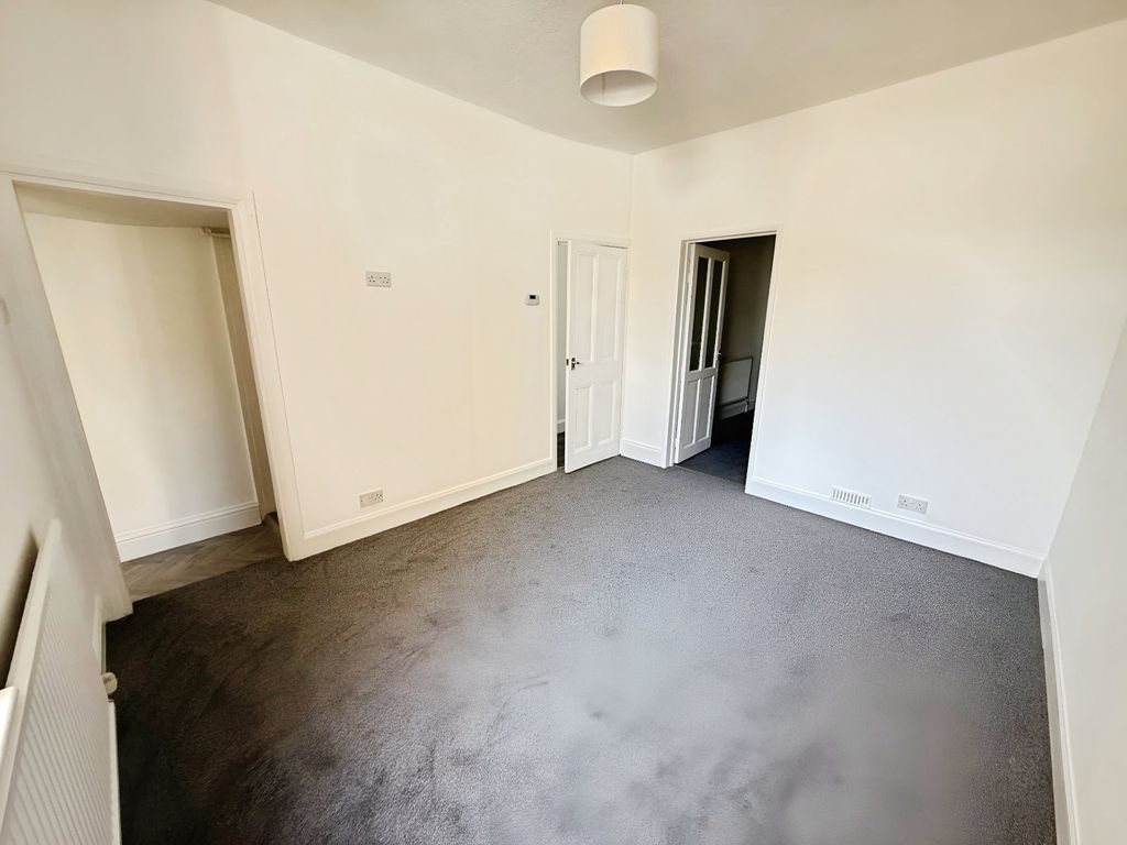 Property photo 3 of 12 Dining Room