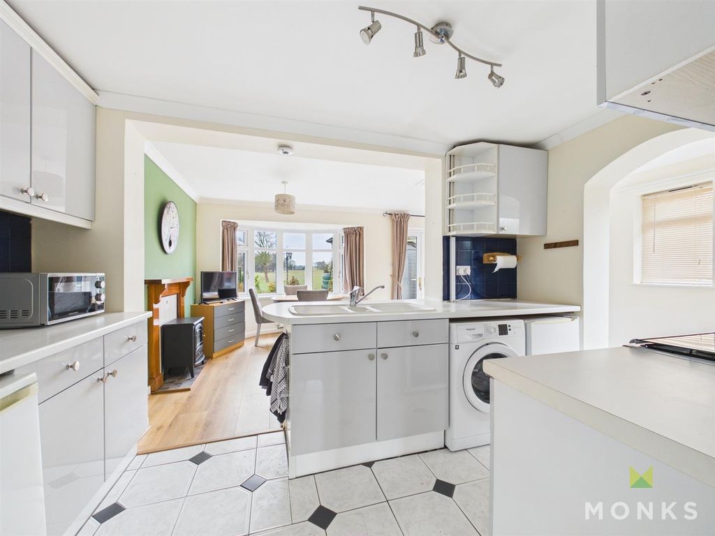 Property photo 3 of 16 Kitchen