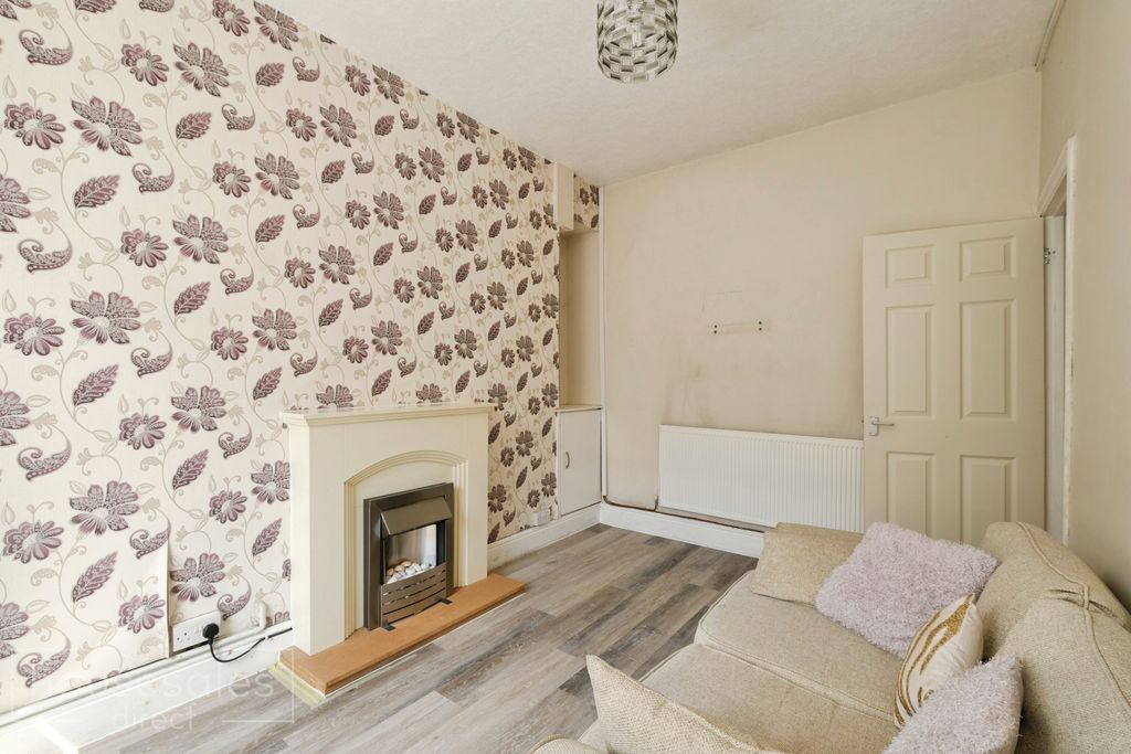 Property photo 2 of 19