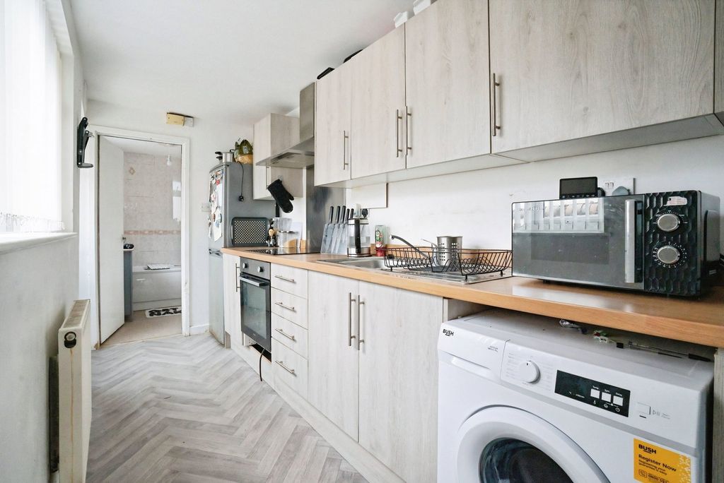 Property photo 3 of 15