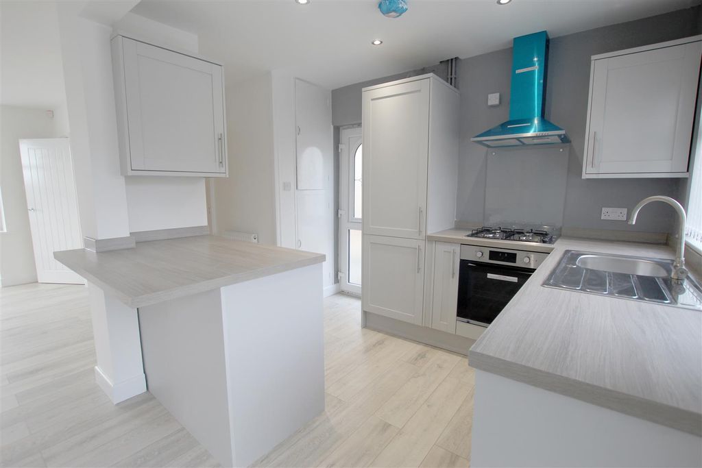 Property photo 2 of 15 Kitchen