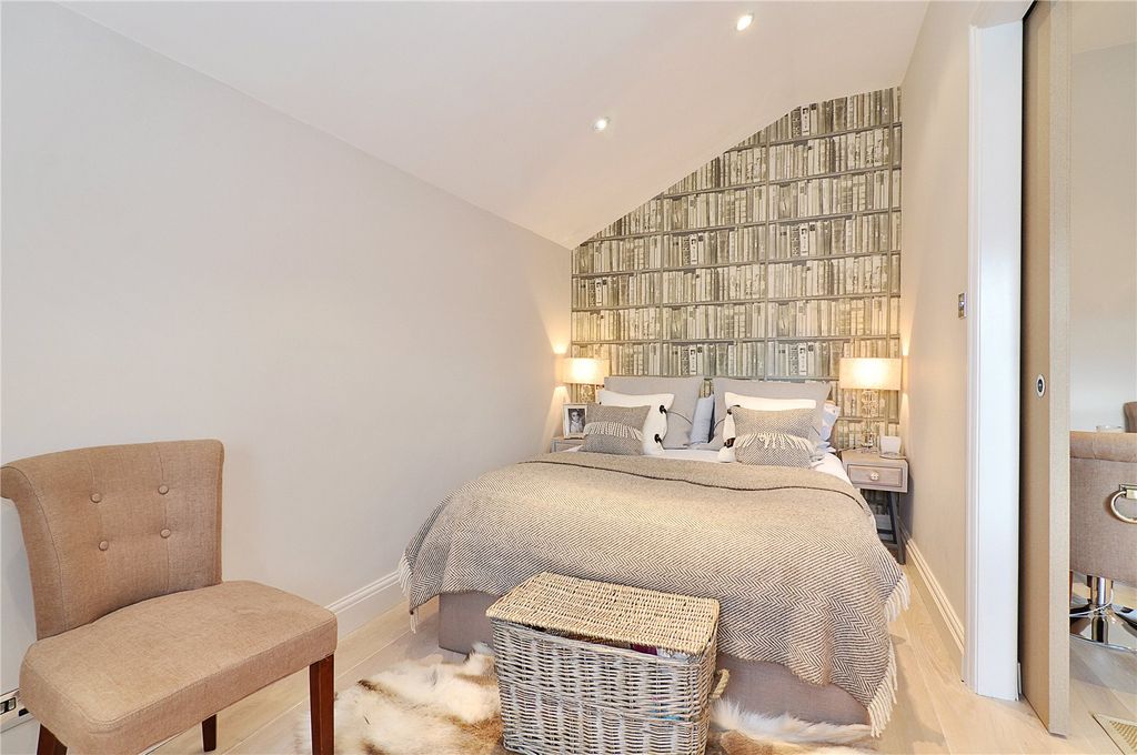 Property photo 3 of 6