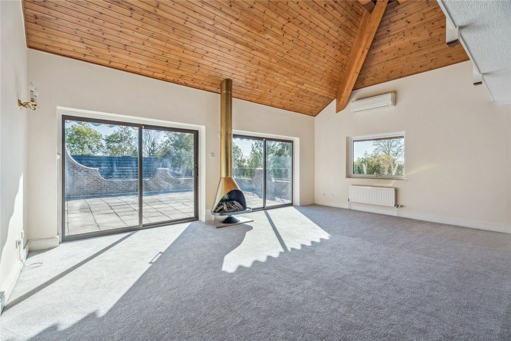 Property photo 2 of 14 Reception