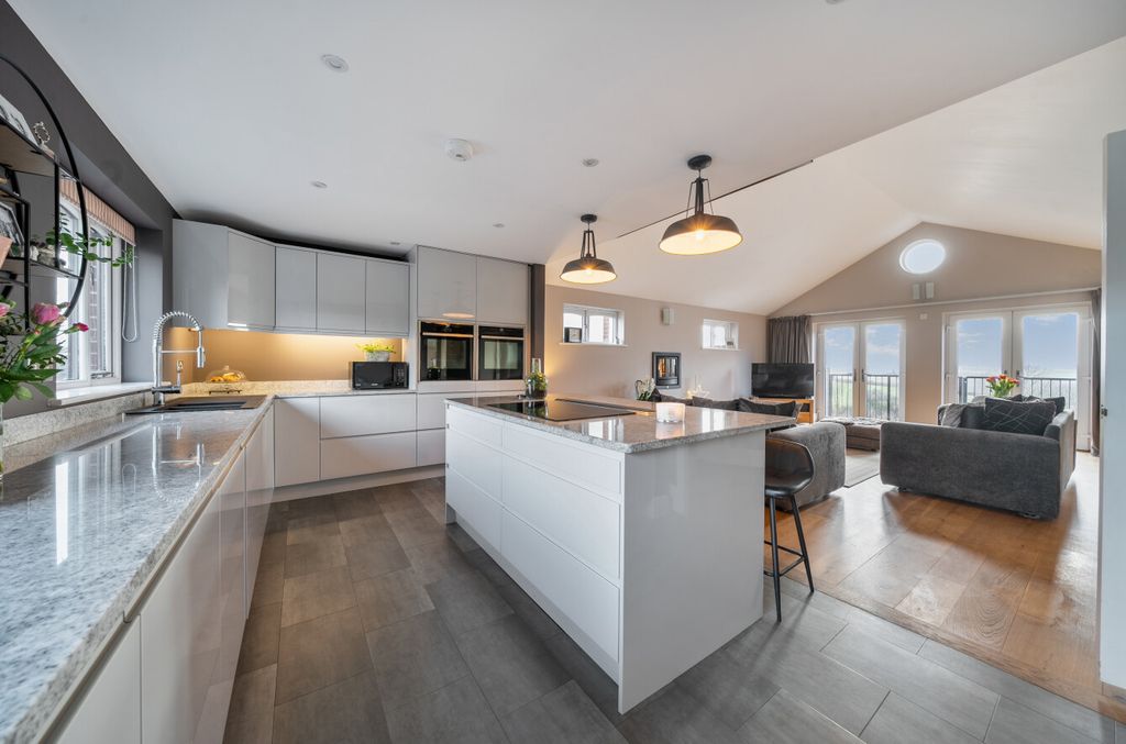 Property photo 2 of 23 1400569-17-6978E5...