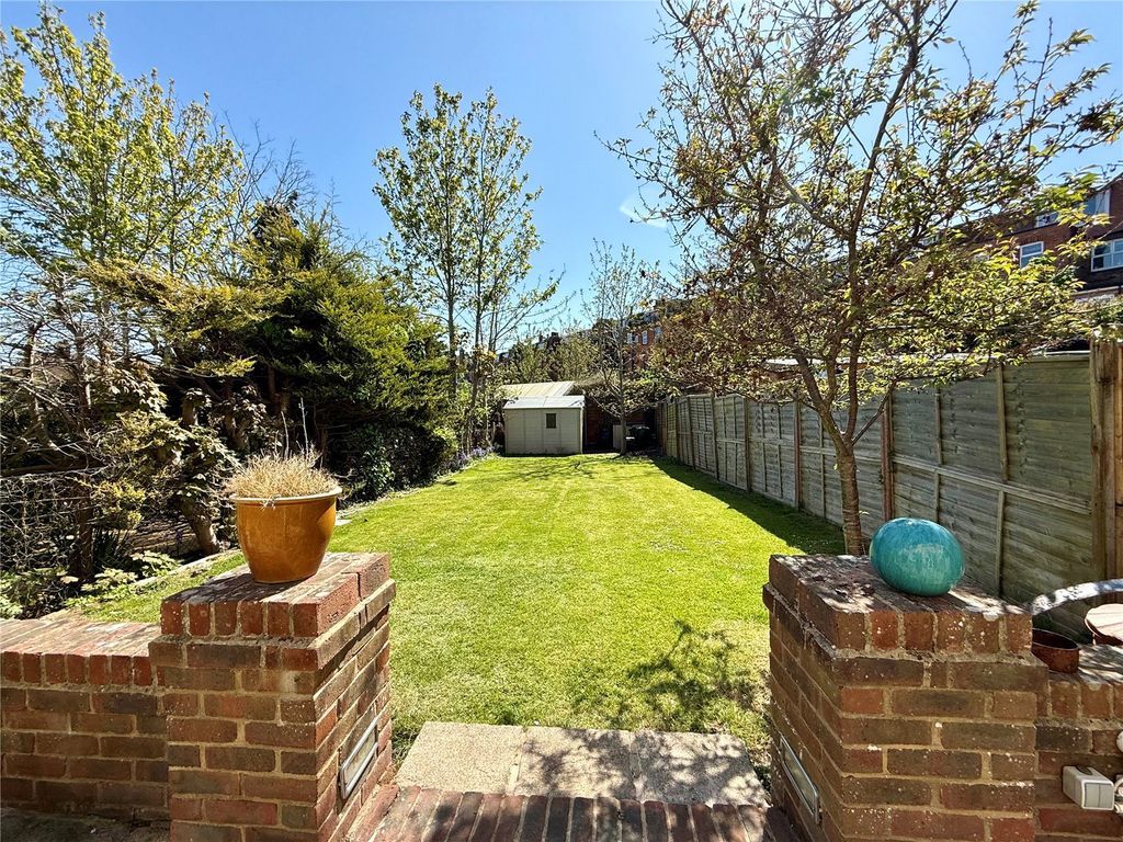 Property photo 3 of 16 Picture No. 12