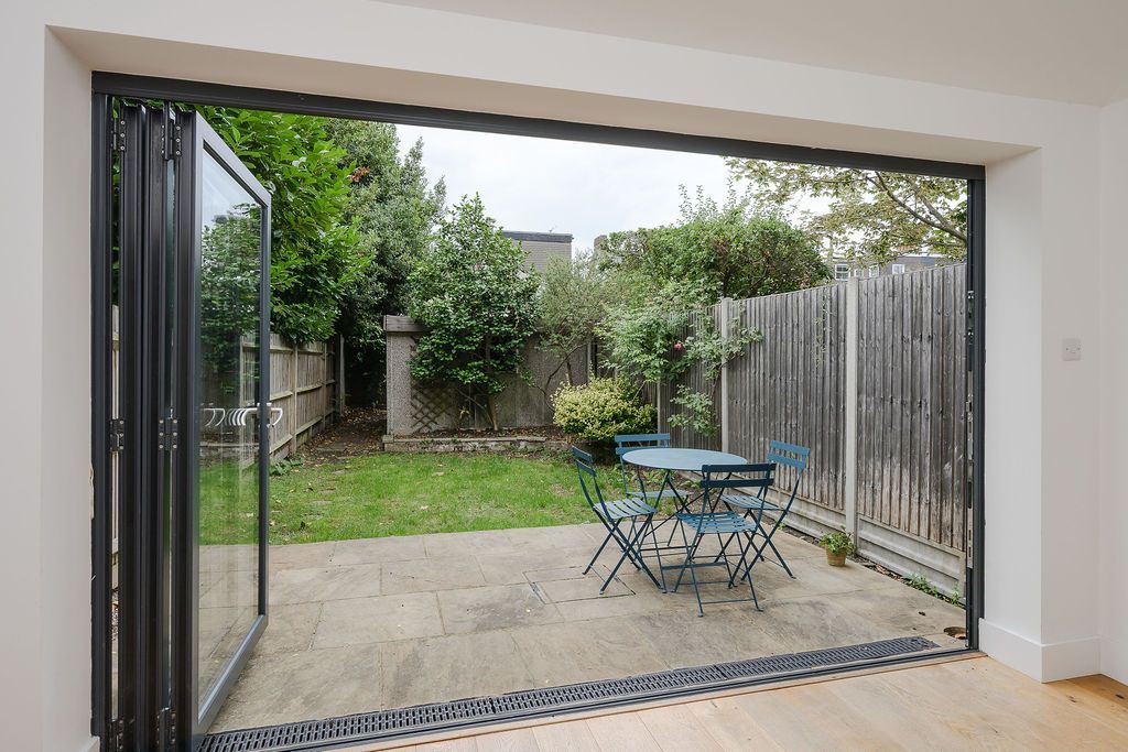 Property photo 3 of 28