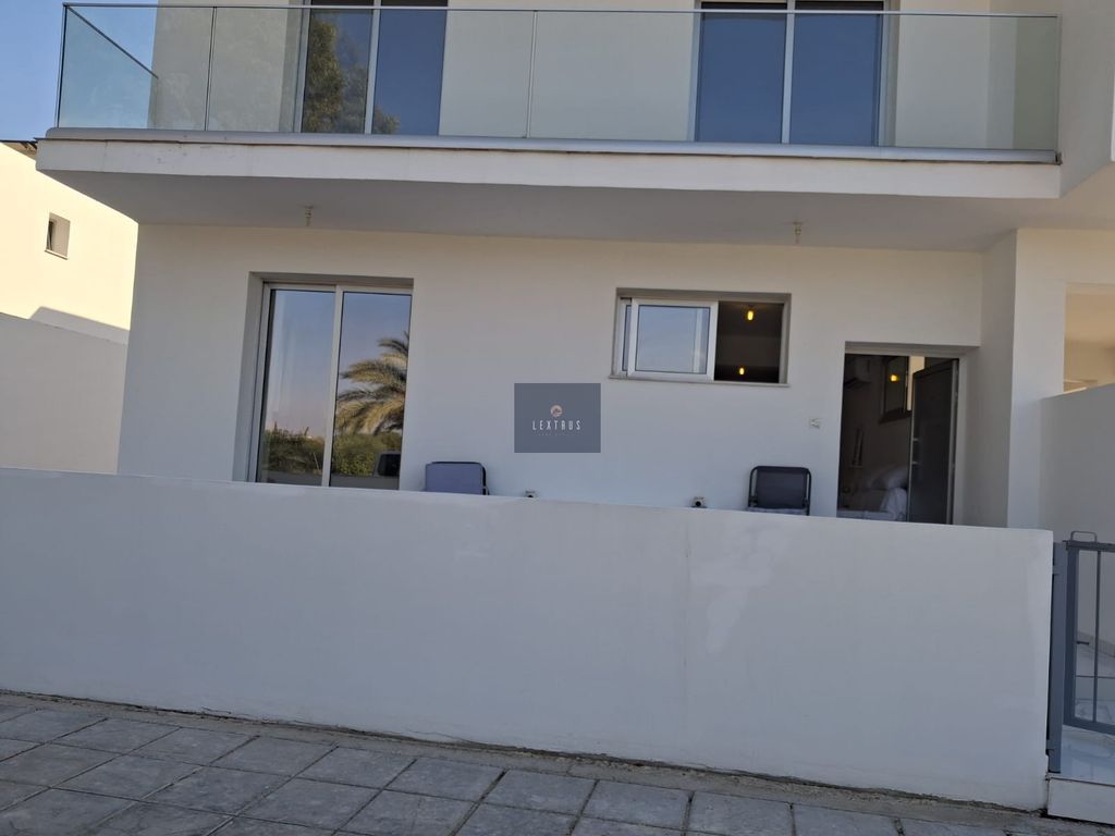 Property photo 2 of 23