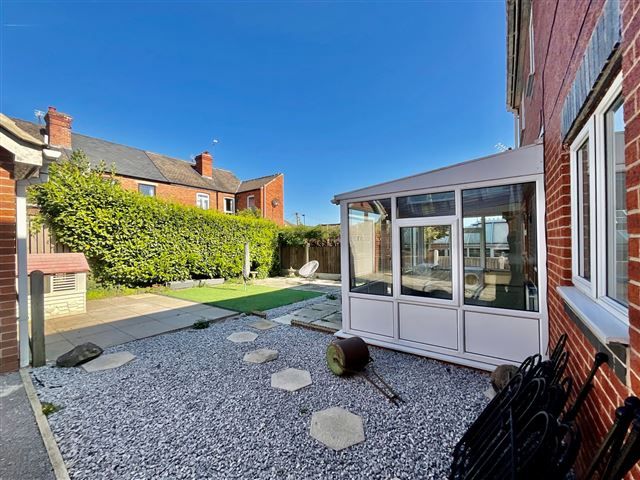 Property photo 3 of 21 Conservatory