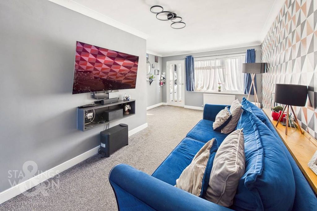 Property photo 3 of 19