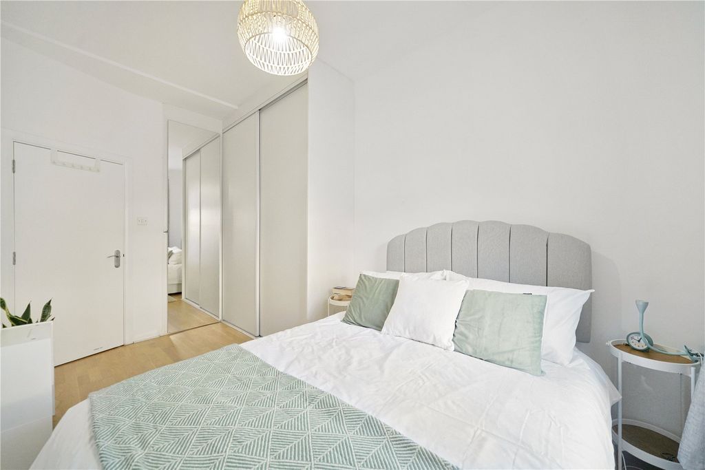 Property photo 2 of 17 Picture No. 28