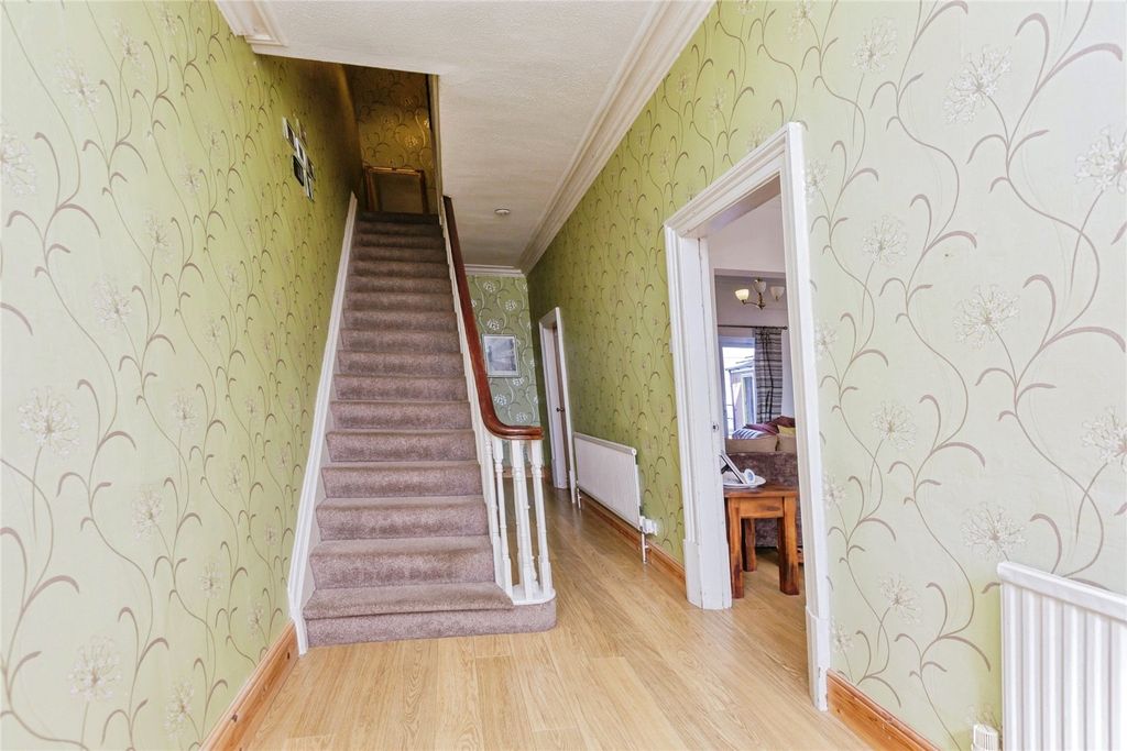 Property photo 3 of 22 Picture No. 23