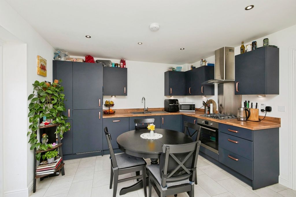 Property photo 2 of 20 Pbox-Img.Jpg