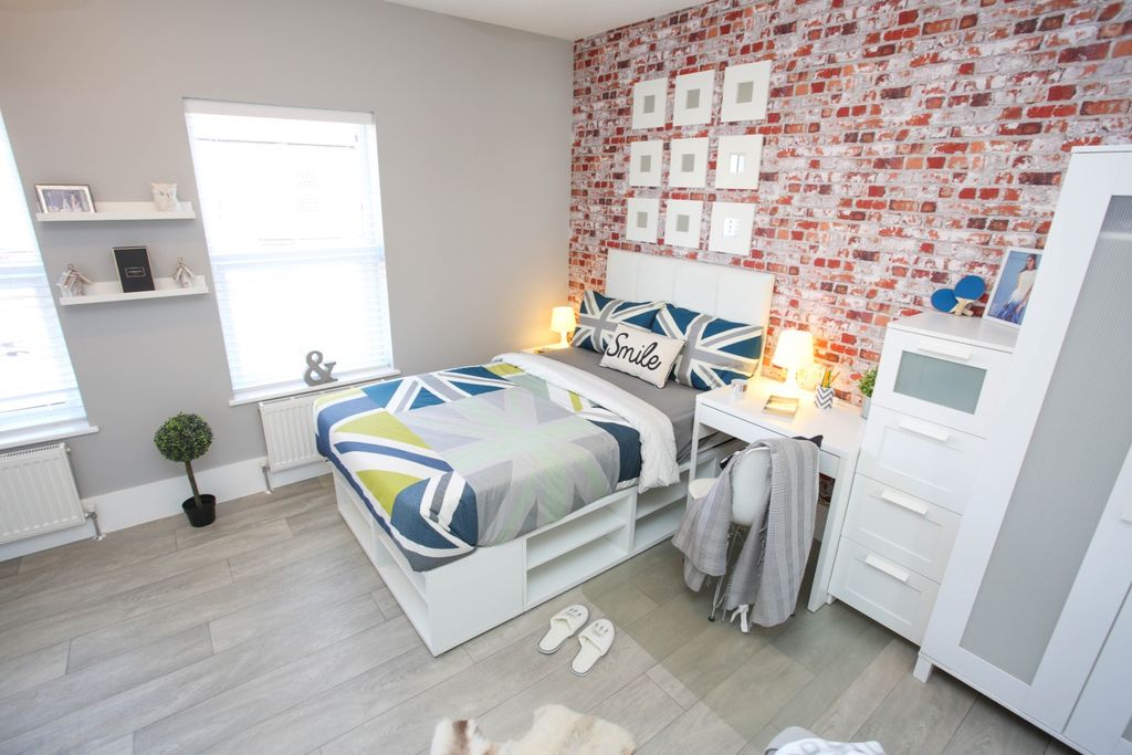 Property photo 2 of 14 3706361