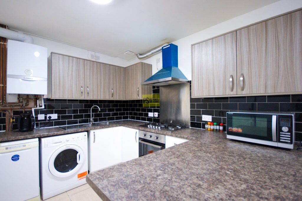 Property photo 1 of 4