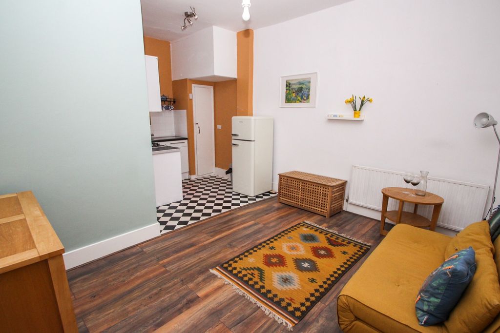 Property photo 2 of 11 4846561