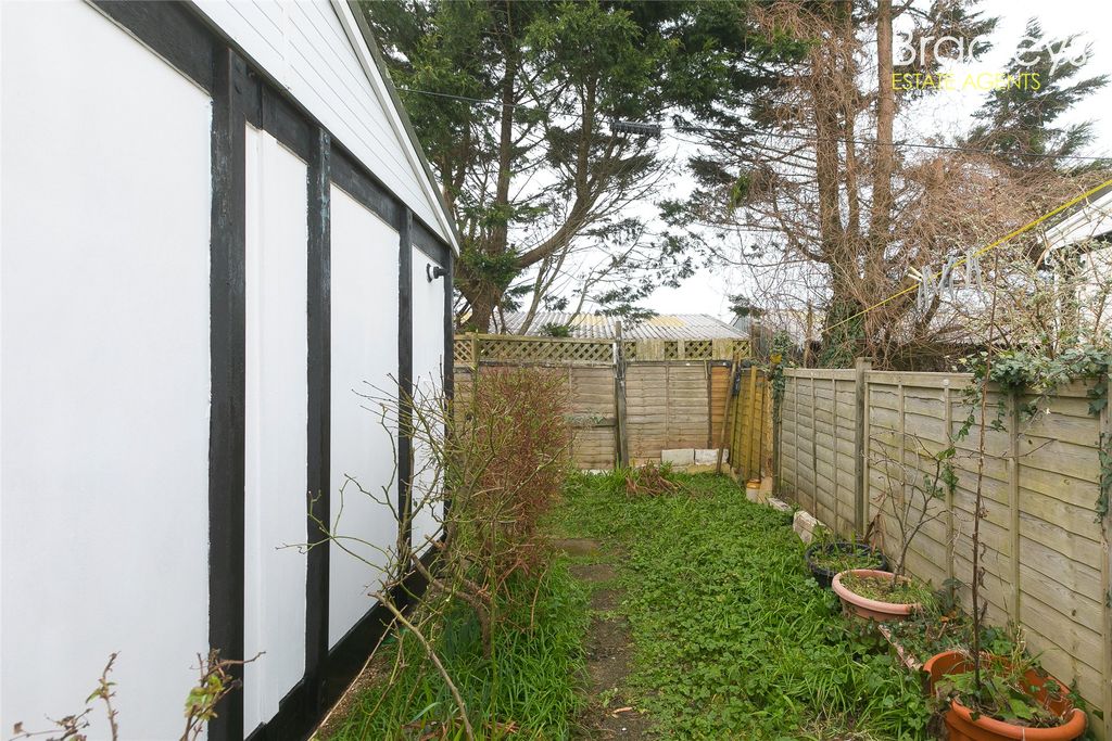 Property photo 2 of 10 Picture No. 18