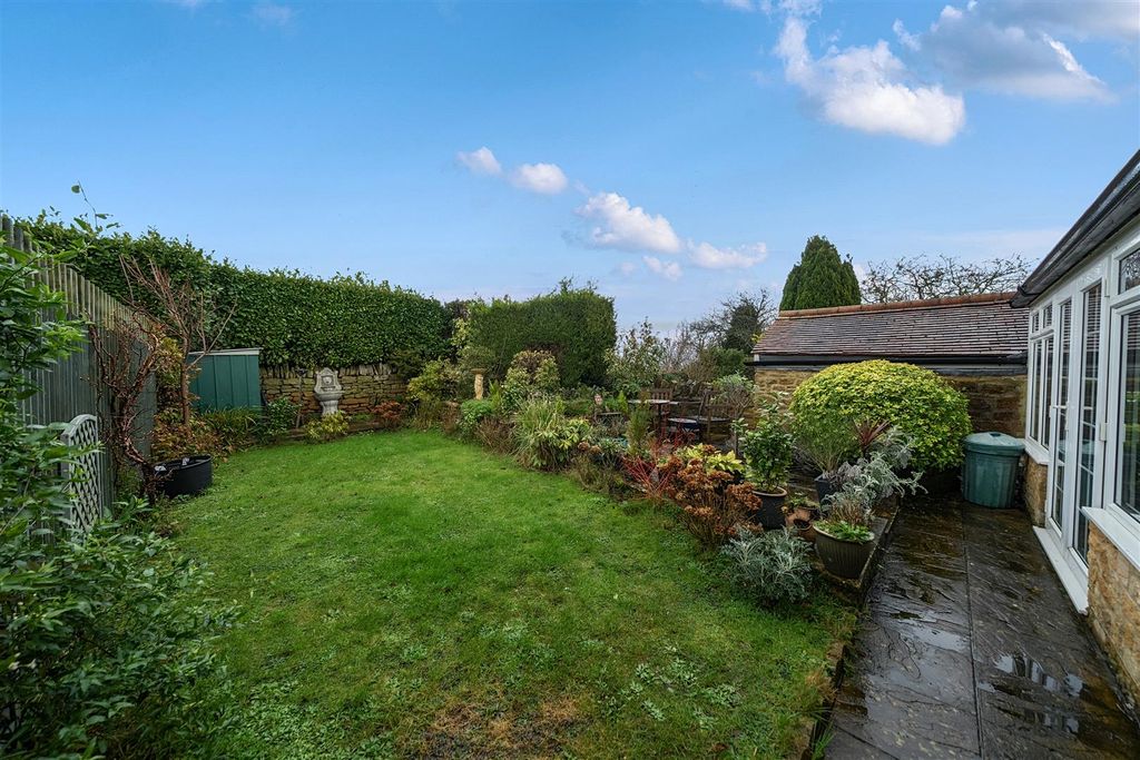 Property photo 2 of 20 Garden