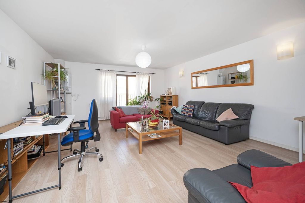 Property photo 2 of 13