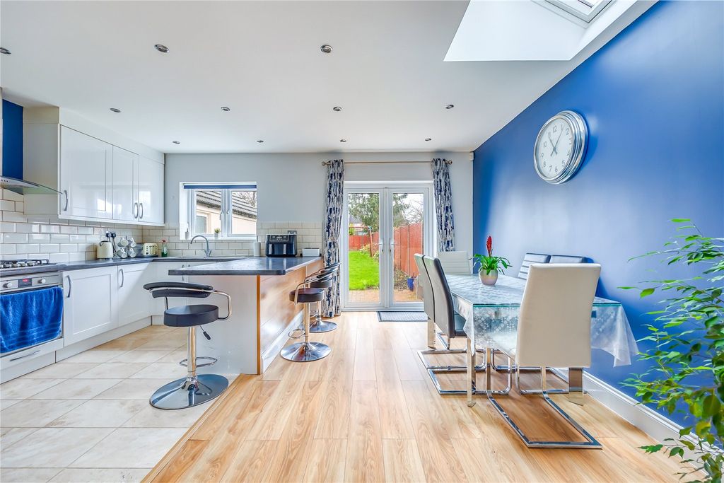 Property photo 2 of 23 Picture No. 18