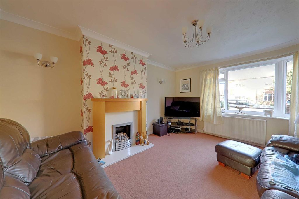 Property photo 2 of 14