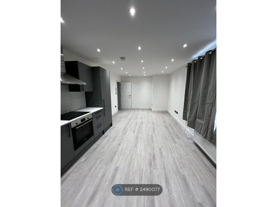 Property photo 1 of 9 Kitchen/Living