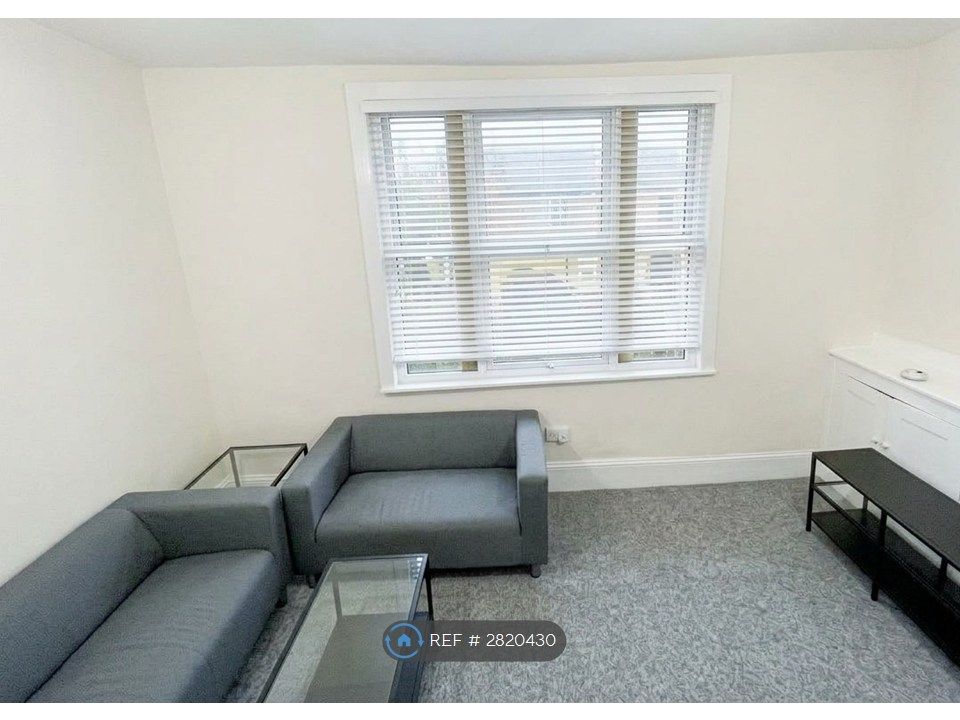 Property photo 2 of 8 Large Living Room