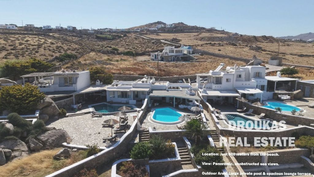 Property photo 1 of 7 Luxury Single-Family Home With Stunning Sea View And Pool