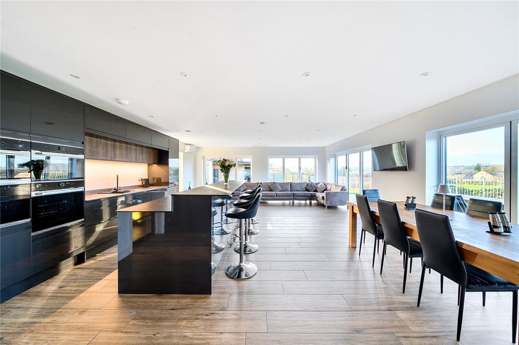 Property photo 2 of 23 Picture No. 68