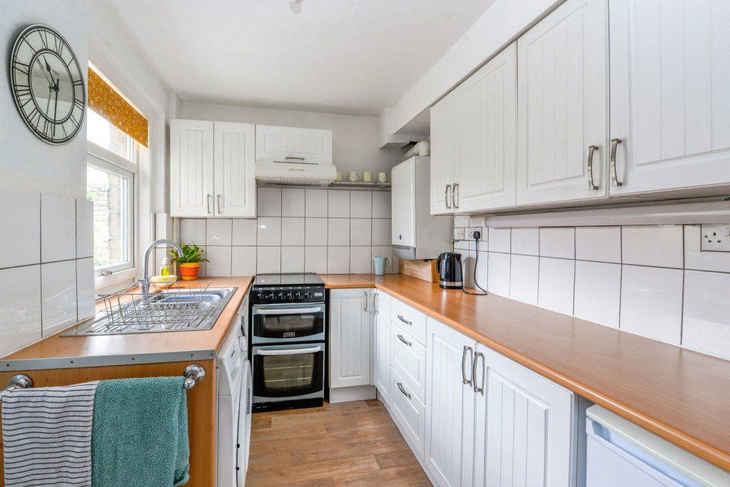 Property photo 3 of 14 Kitchen