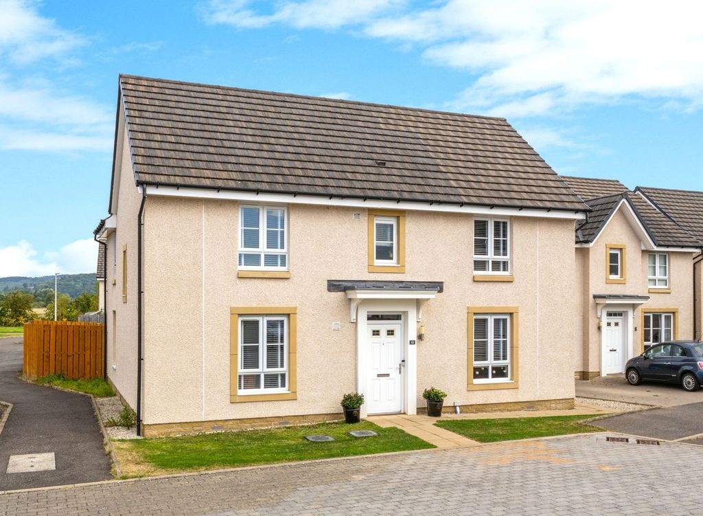 Property photo 1 of 32