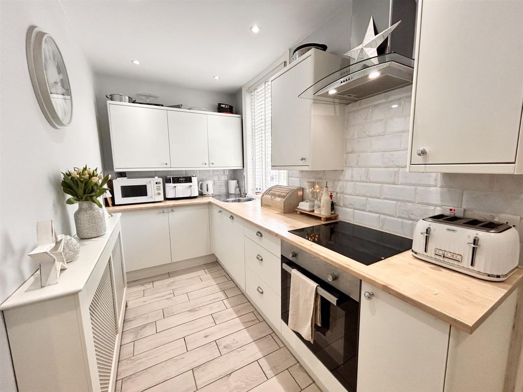 Property photo 2 of 24 Kitchen 2.Jpg