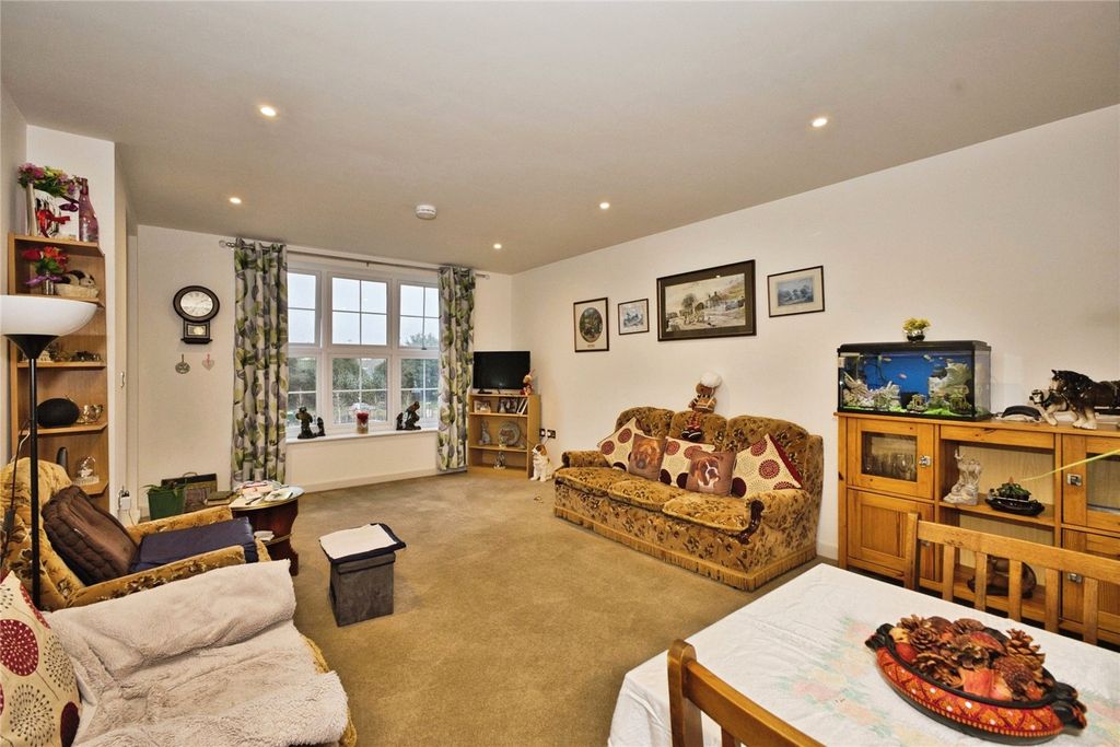 Property photo 3 of 14 Picture No. 11